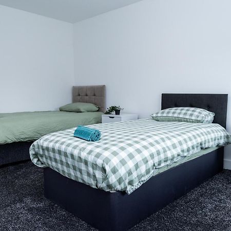 Spacious Ground Floor Apt Near Old Trafford Stadium Manchester Exterior foto